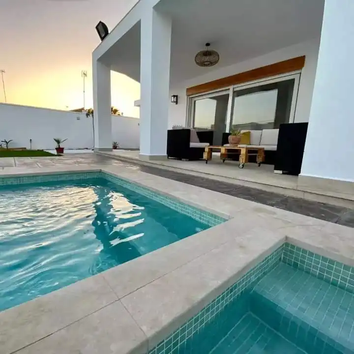 Piscina de Casa o chalet de alquiler en Barbate con Aire acondicionado, Jardín privado y Terraza
