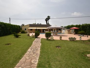 Villa con piscina in vendita a Els Poblets