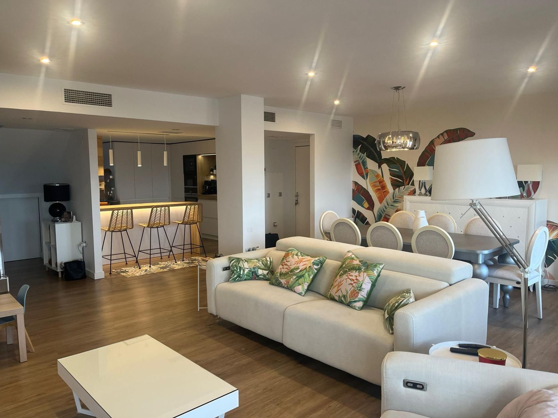 Sala d'estar de Dúplex en venda en  Jaén Capital amb Aire condicionat, Terrassa i Traster