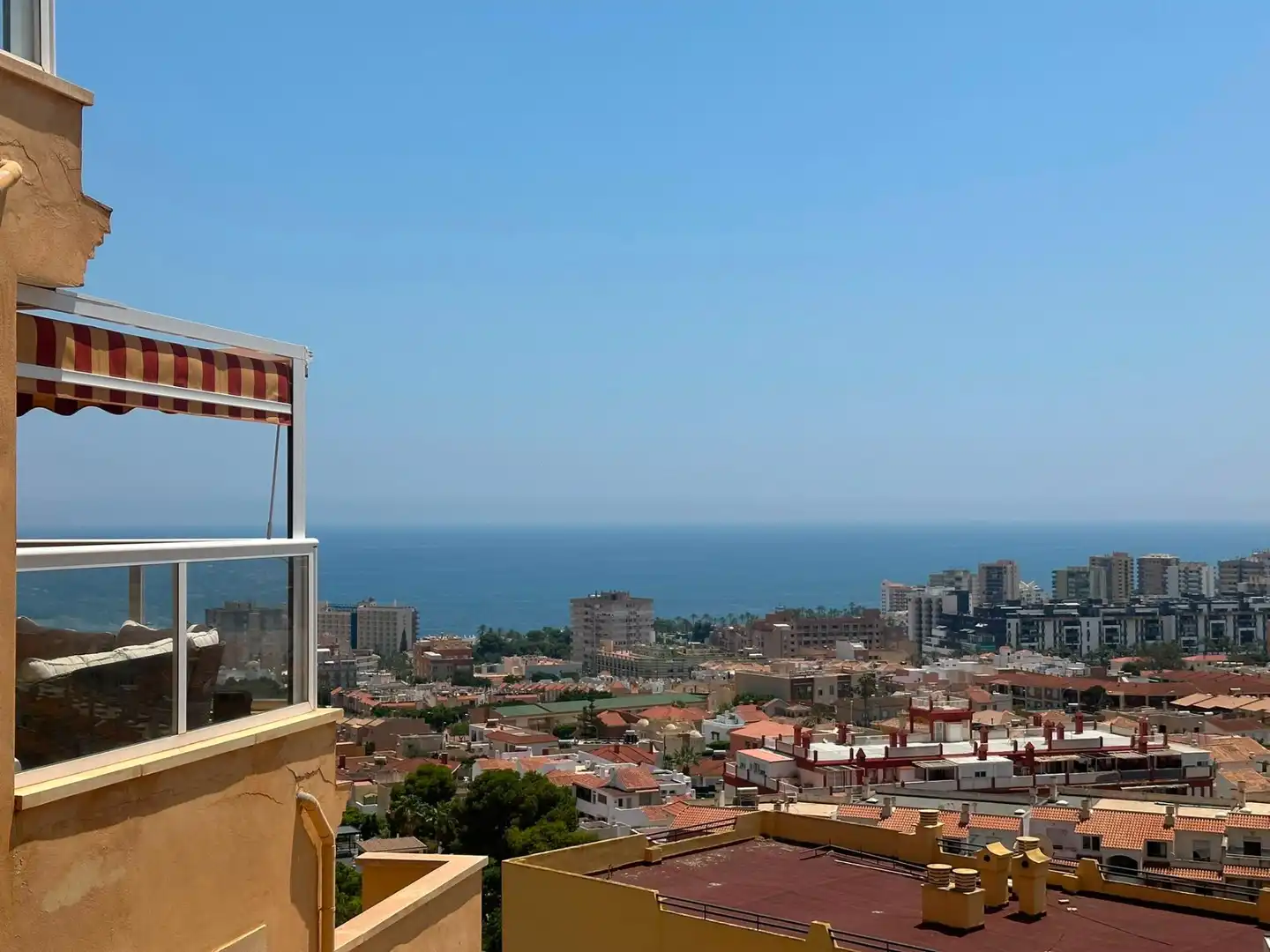 Vista exterior de Pis en venda en Roquetas de Mar amb Aire condicionat i Terrassa