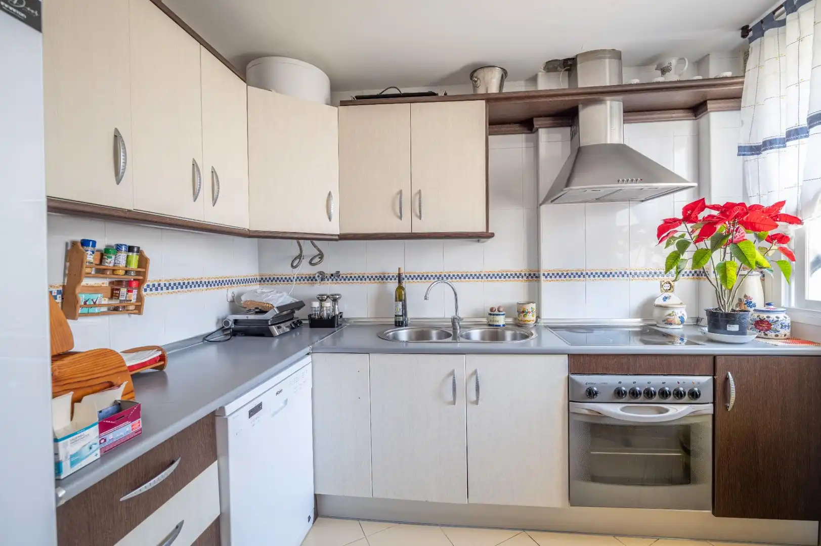 Kitchen of Houses for sale in Almuñécar