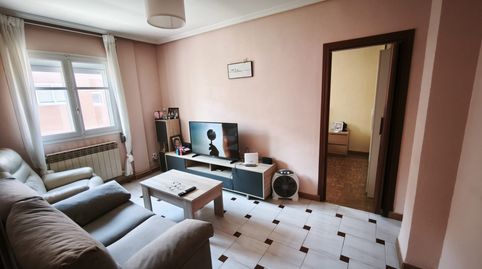 Foto 3 de Piso en venta en Calle del Mirlo, 57, Pajarillos Altos, Valladolid Capital