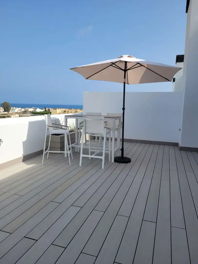 Terraza de Ático en venta en Vélez-Málaga con Aire acondicionado, Piscina y Internet