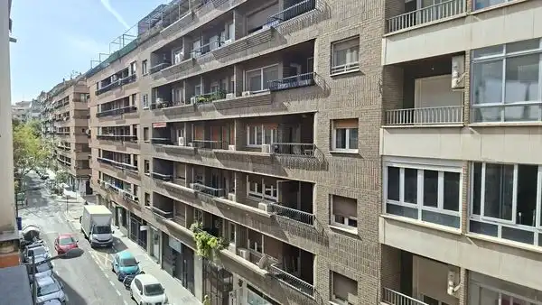 Außenansicht von Wohnung zum Verkauf in Granada mit Heizung, Möbliert und Balkon