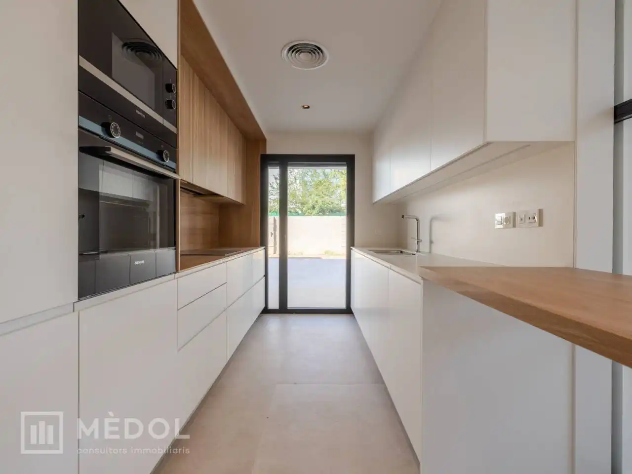Cuina de Dúplex en venda en Tarragona amb Aire condicionat, Calefacció i Jardí privat