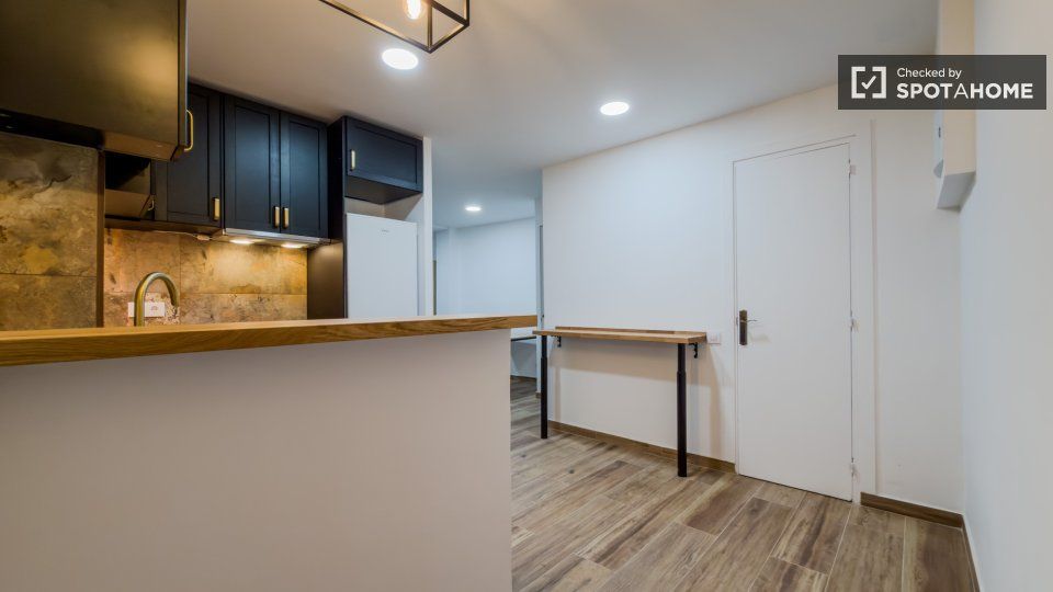Kitchen of Flat to rent in  Barcelona Capital  with Air Conditioner, Heating and Furnished