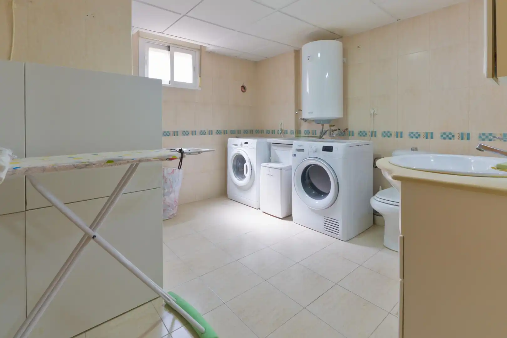 Baño de Casa o chalet en venta en Cájar con Aire acondicionado, Calefacción y Jardín privado