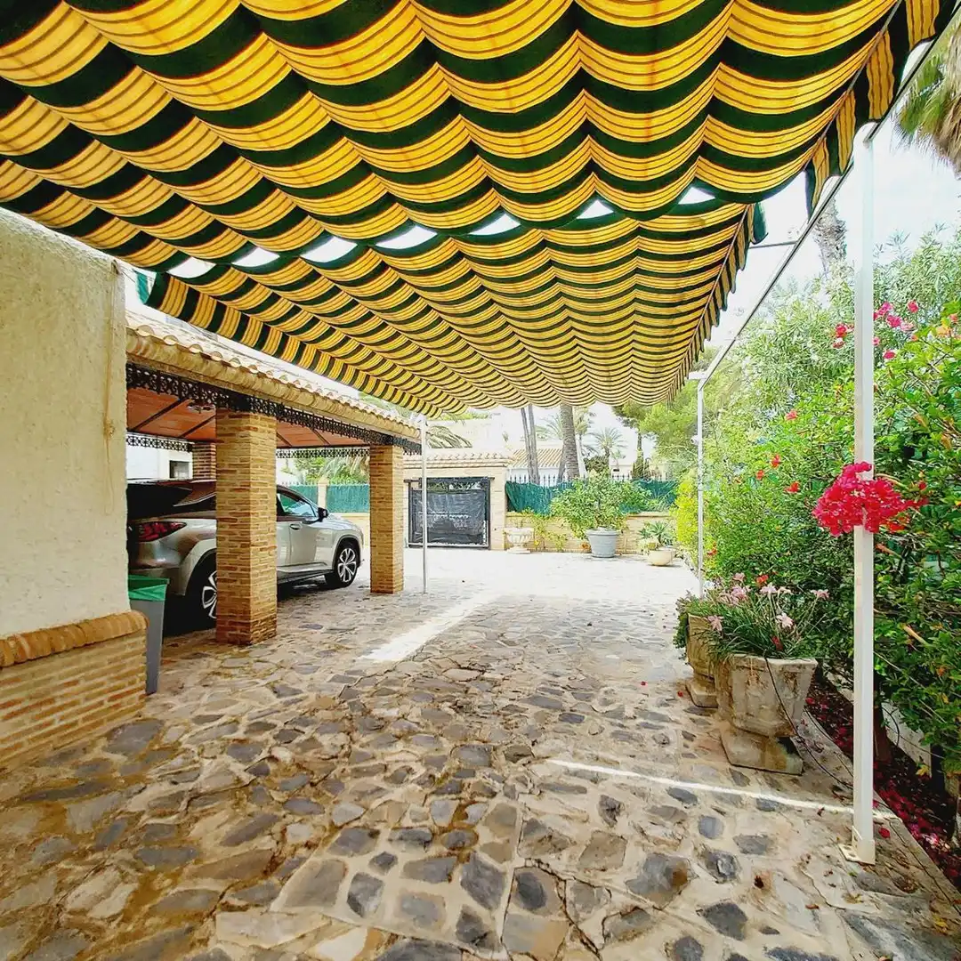 Terrassa de Casa o xalet en venda en Orihuela amb Terrassa, Traster i Piscina