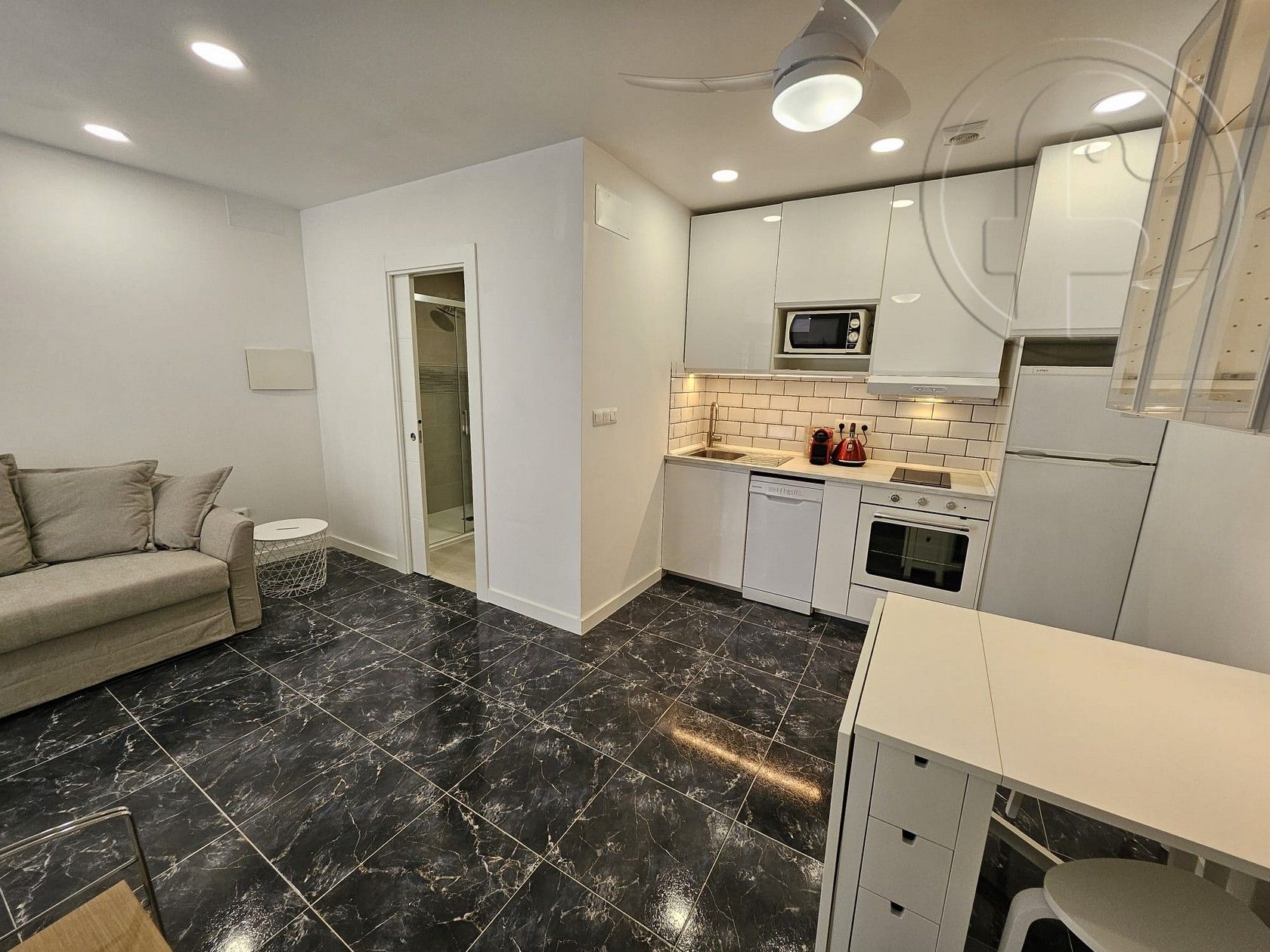 Cuina de Apartament de lloguer en Santander amb Calefacció, Parquet i Moblat