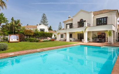Jardí de Casa o xalet en venda en Estepona amb Calefacció, Jardí privat i Terrassa