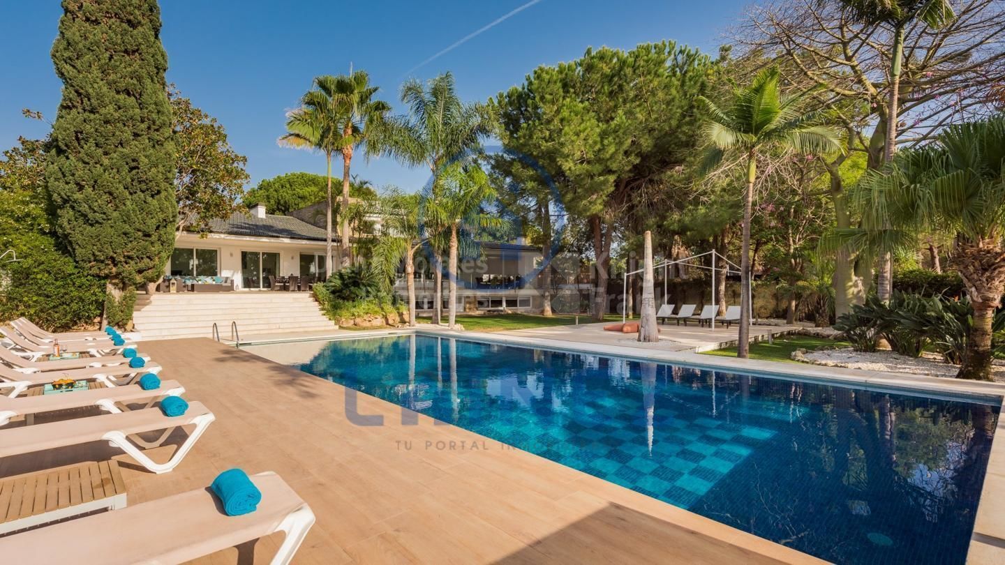 Garden of House or chalet for sale in Marbella  with Air Conditioner, Private garden and Storage room