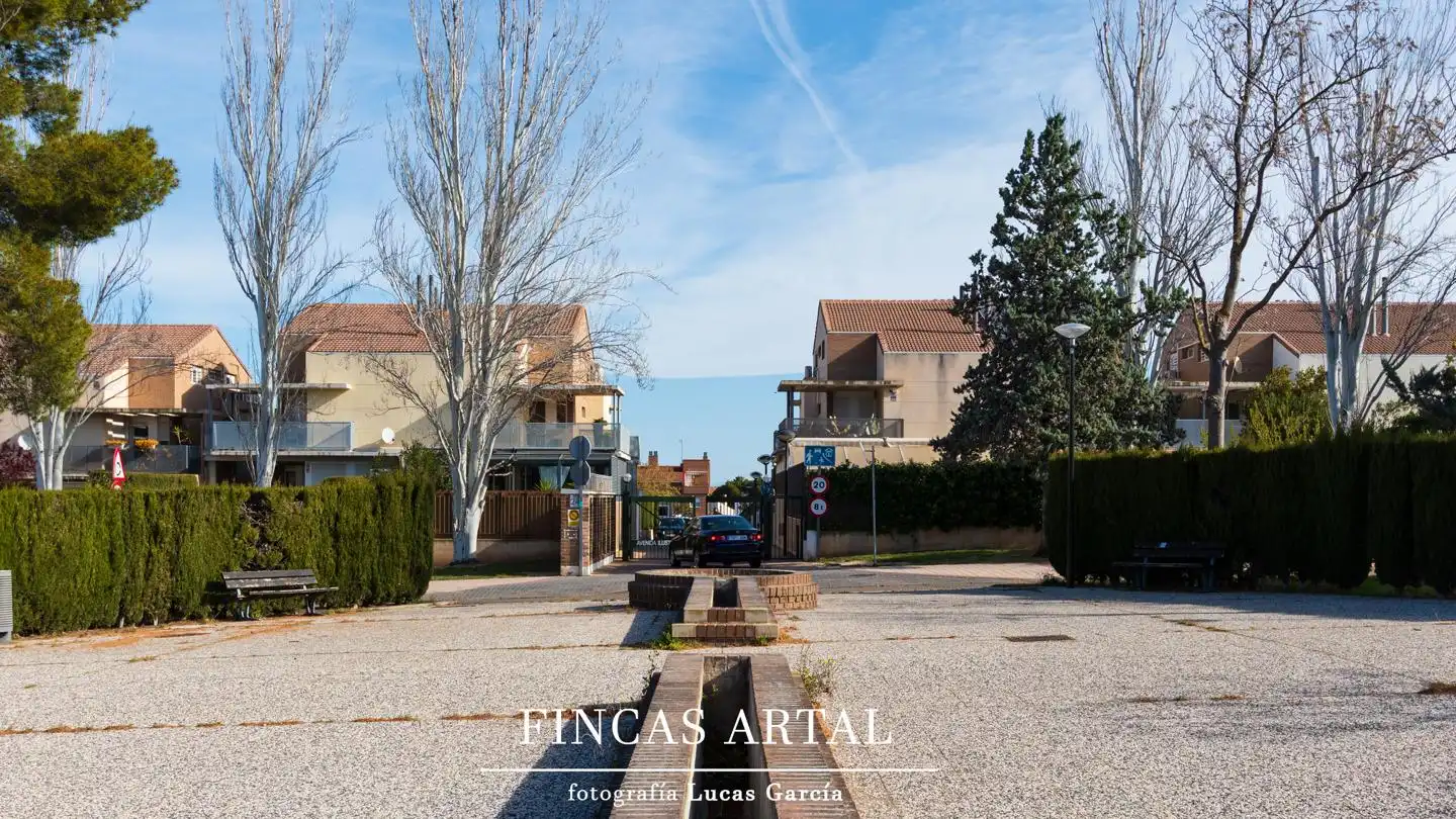 Vista exterior de Casa o chalet en venta en Zaragoza con Aire acondicionado, Calefacción y Jardín privado