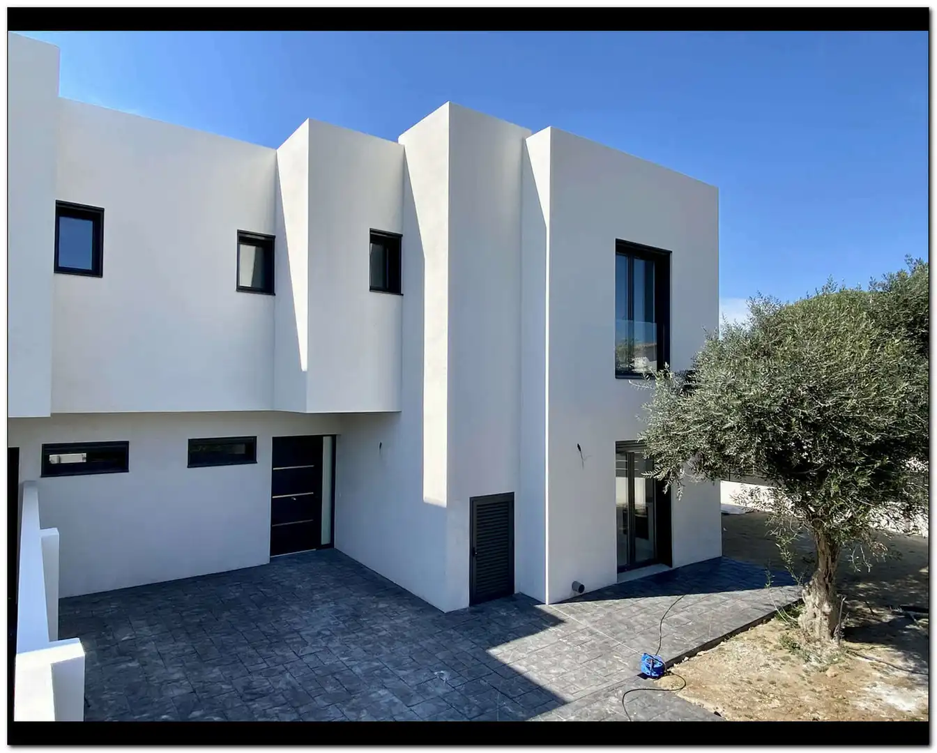 House with pool for sale in Requesens