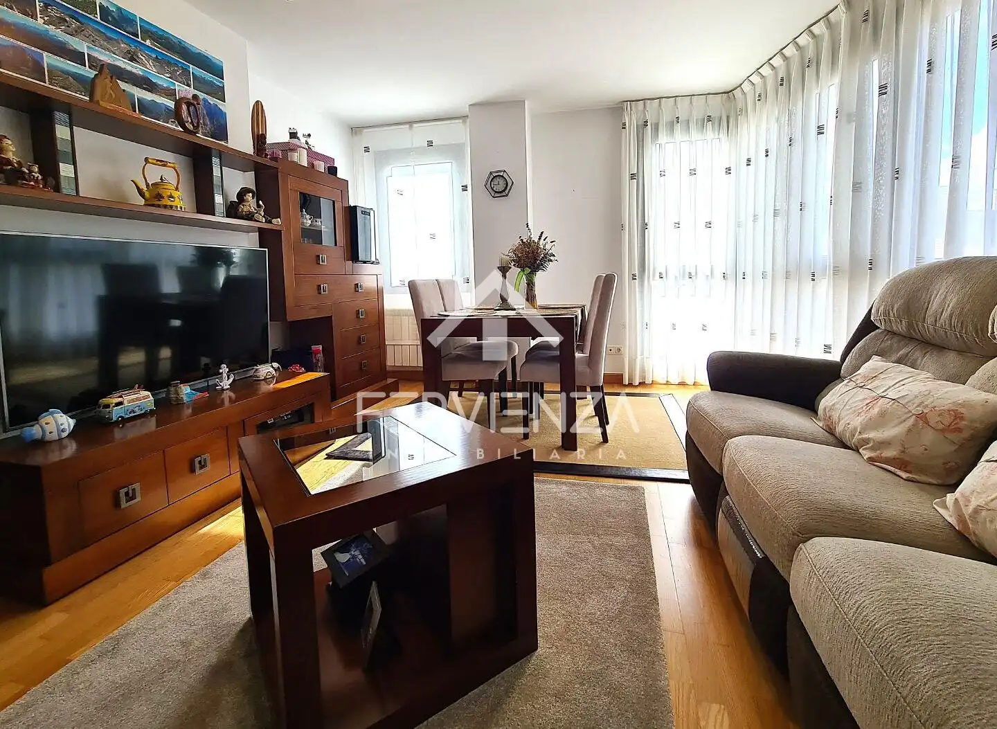 Sala d'estar de Dúplex en venda en Lena