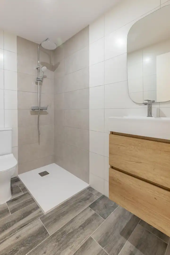 Bathroom of Flat for sale in Benifaió  with Parquet flooring and Balcony