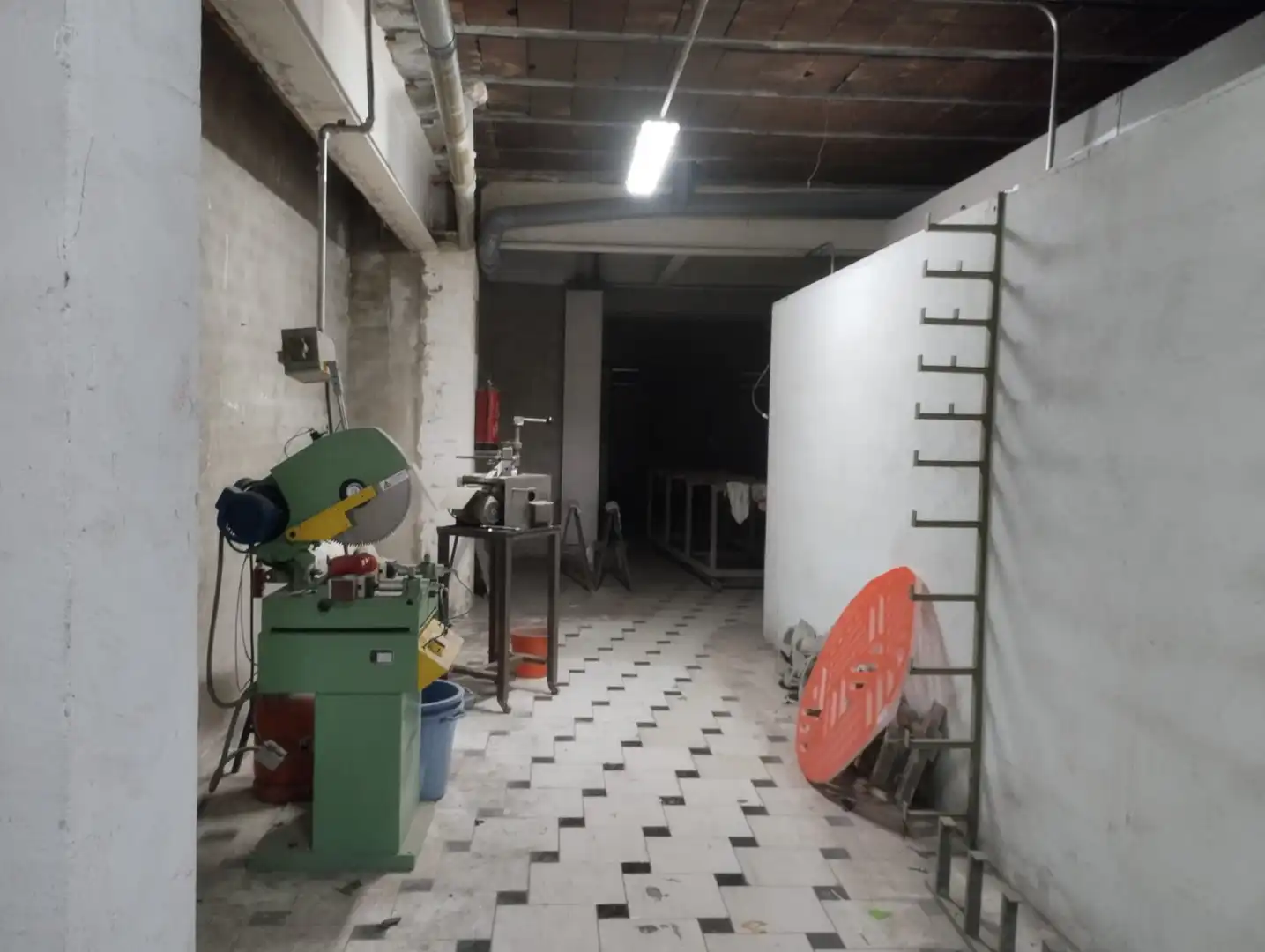 Nau industrial de lloguer en Figueres