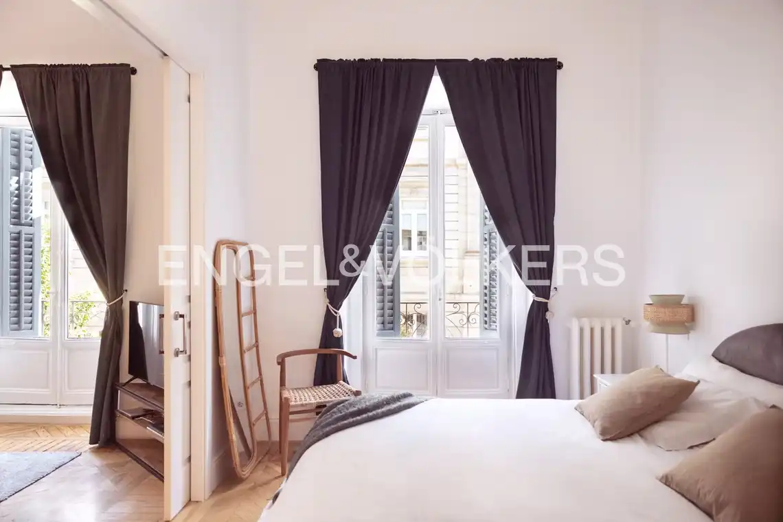 Bedroom of Flat for rent in  Madrid Capital  with Air Conditioner, Heating and Balcony