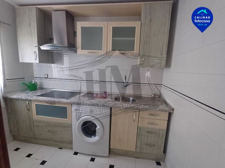 Kitchen of Flat for sale in  Madrid Capital  with Heating, Washing machine and Alarm