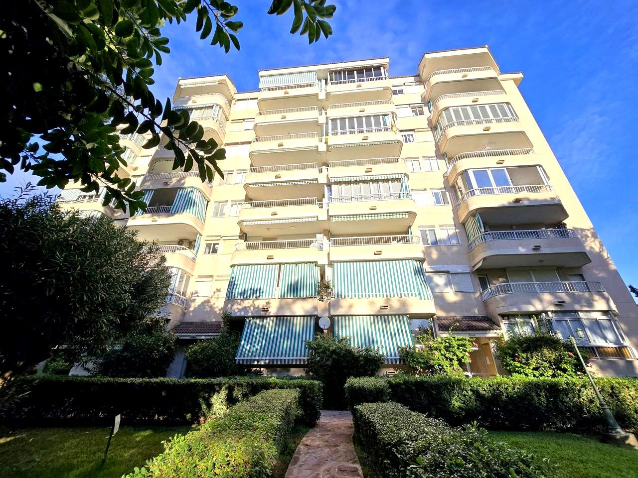 Exterior view of Apartment to rent in Gandia  with Air Conditioner, Terrace and Furnished