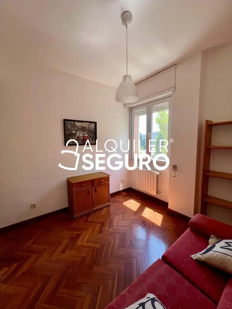 Habitación de Piso de alquiler en Madrid con Aire acondicionado, Calefacción y Amueblado