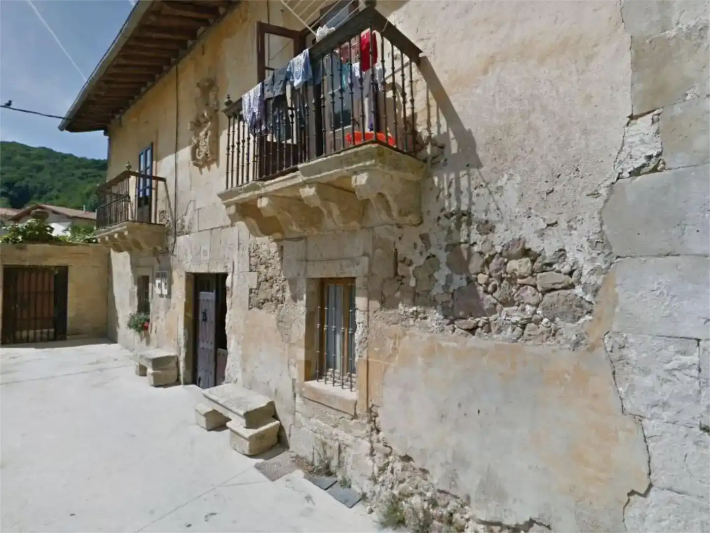 Vista exterior de Dúplex en venta en Arraia-Maeztu con Amueblado y Balcón