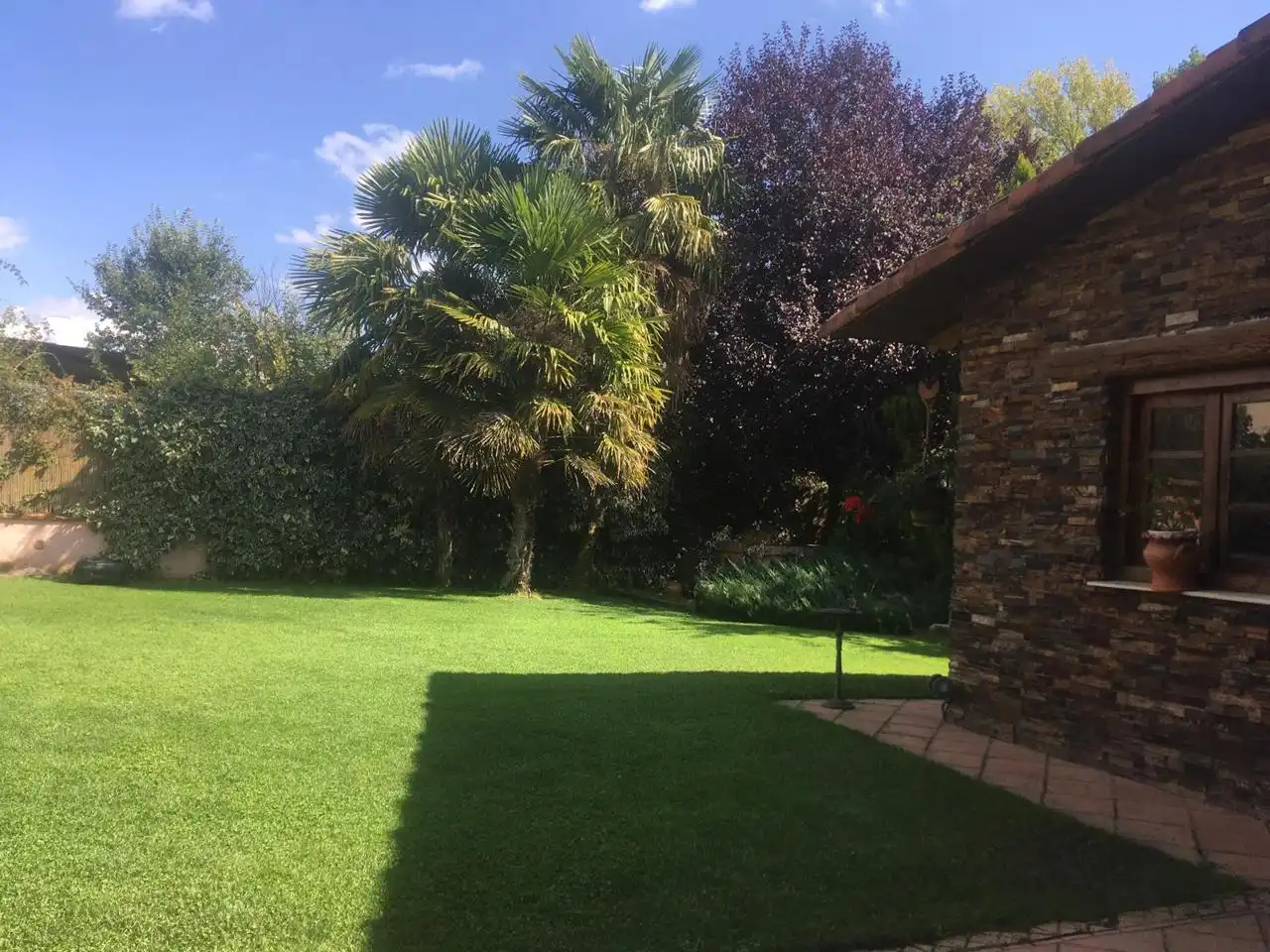 Jardí de Casa adosada en venda en San Andrés del Rabanedo amb Aire condicionat, Calefacció i Jardí privat