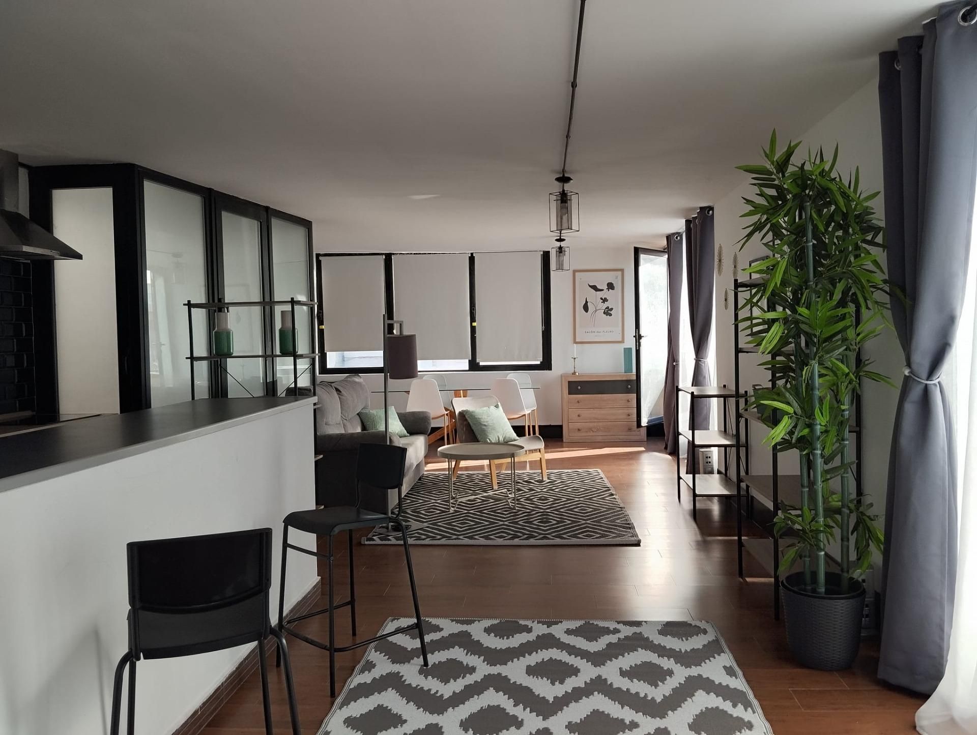 Apartament de lloguer a Plaza españa, Casco Antiguo
