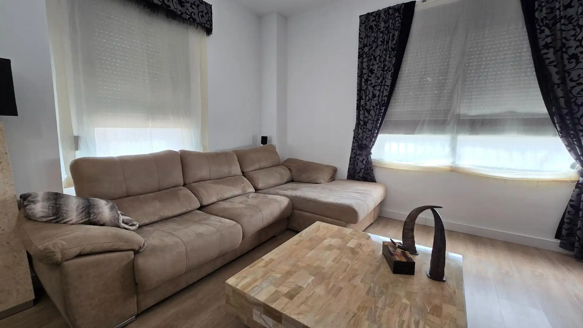 Sala de estar de Planta baja en venta en Elche / Elx con Trastero y Amueblado