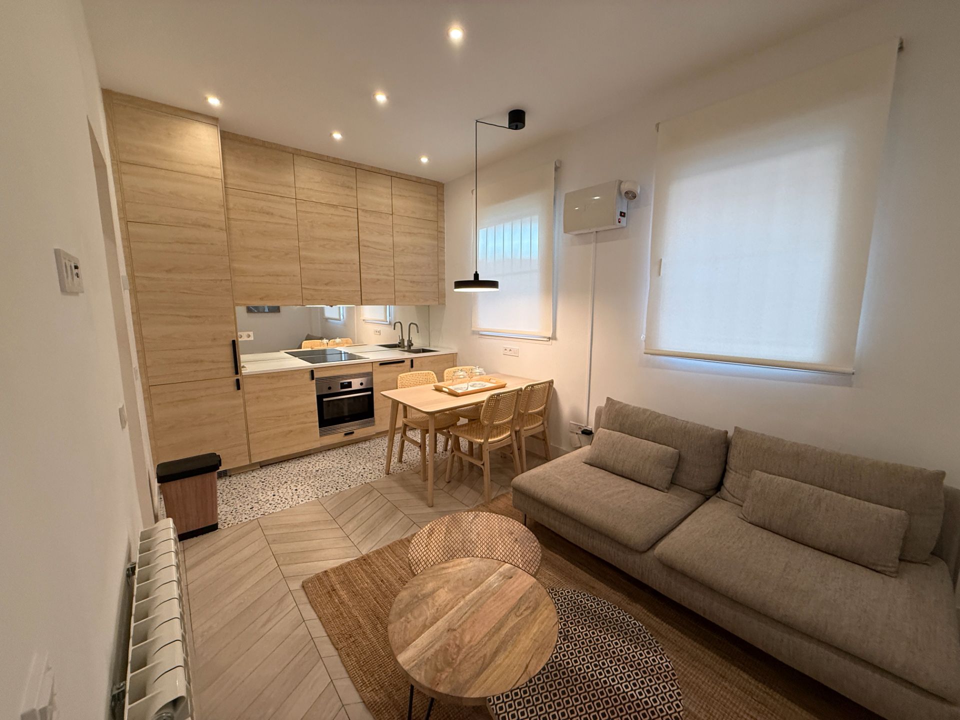 Sala de estar de Piso de alquiler en  Madrid Capital con Aire acondicionado, Calefacción y Amueblado