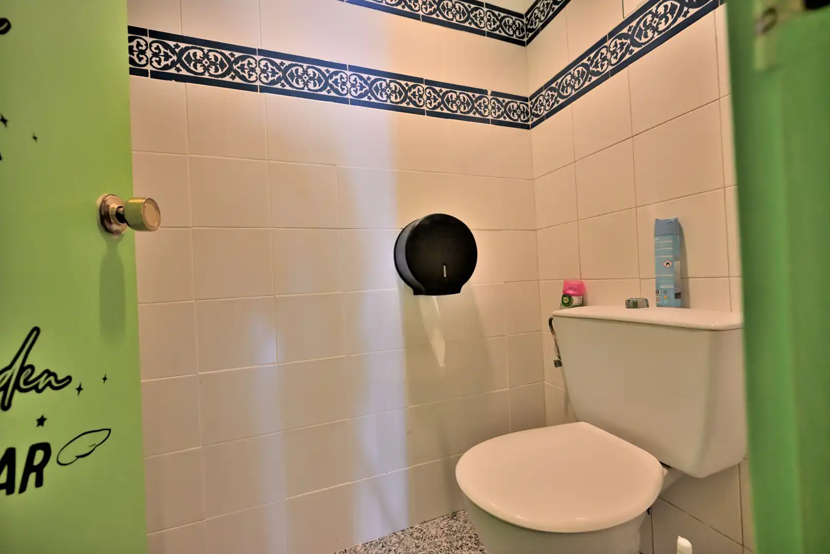 Badezimmer von Geschaftsraum zum Verkauf in Benalmádena mit Möbliert
