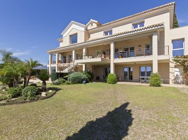 Villa con piscina in vendita a Avenida de España