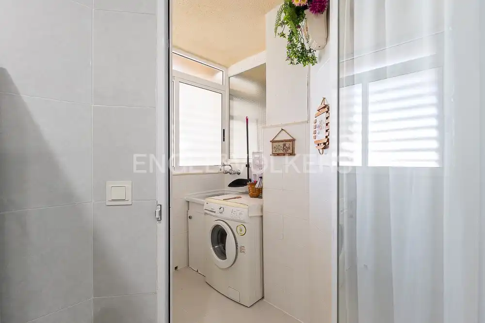 Badezimmer von Wohnung zum Verkauf in Valencia mit Heizung, Privatgarten und Terrasse