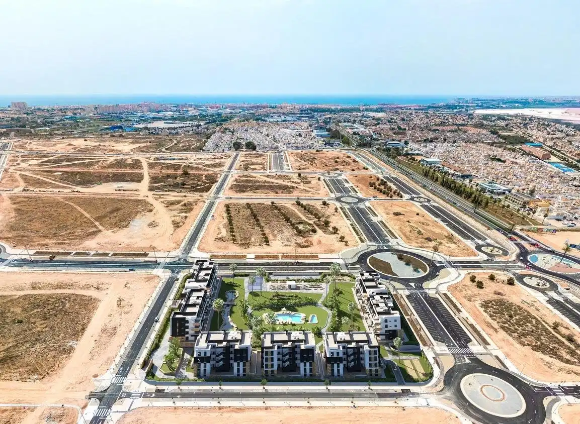 Apartamento con piscina en venta en Zona Carrefour - Urbanizaciones, imagen 8