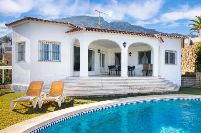 Casa-chalet en Alquiler en Centro Urbano