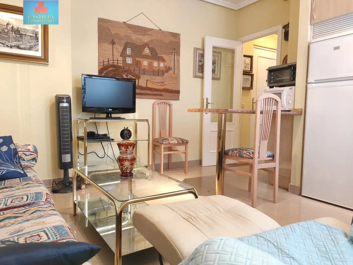 Living room of Flat for rent in Ávila  with Heating, Storage room and Furnished