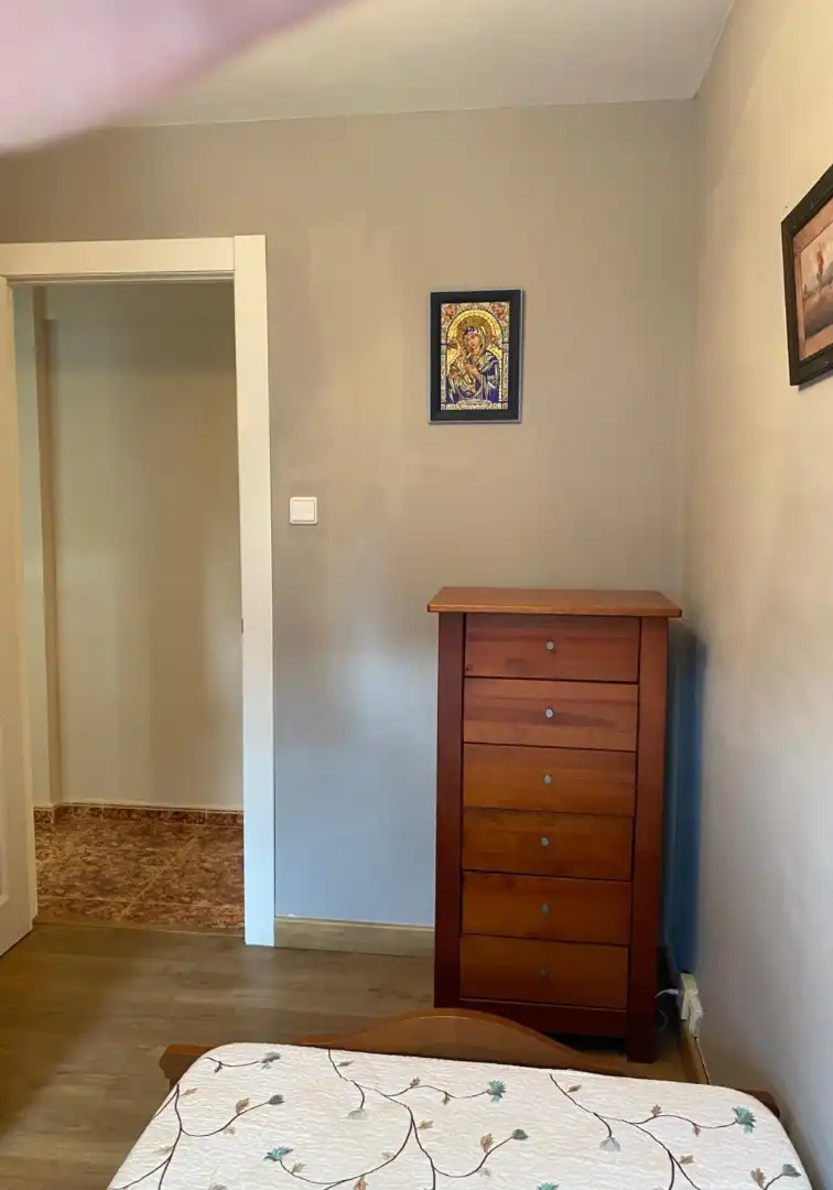 Habitación de Piso en venta en Avilés con Amueblado y Balcón