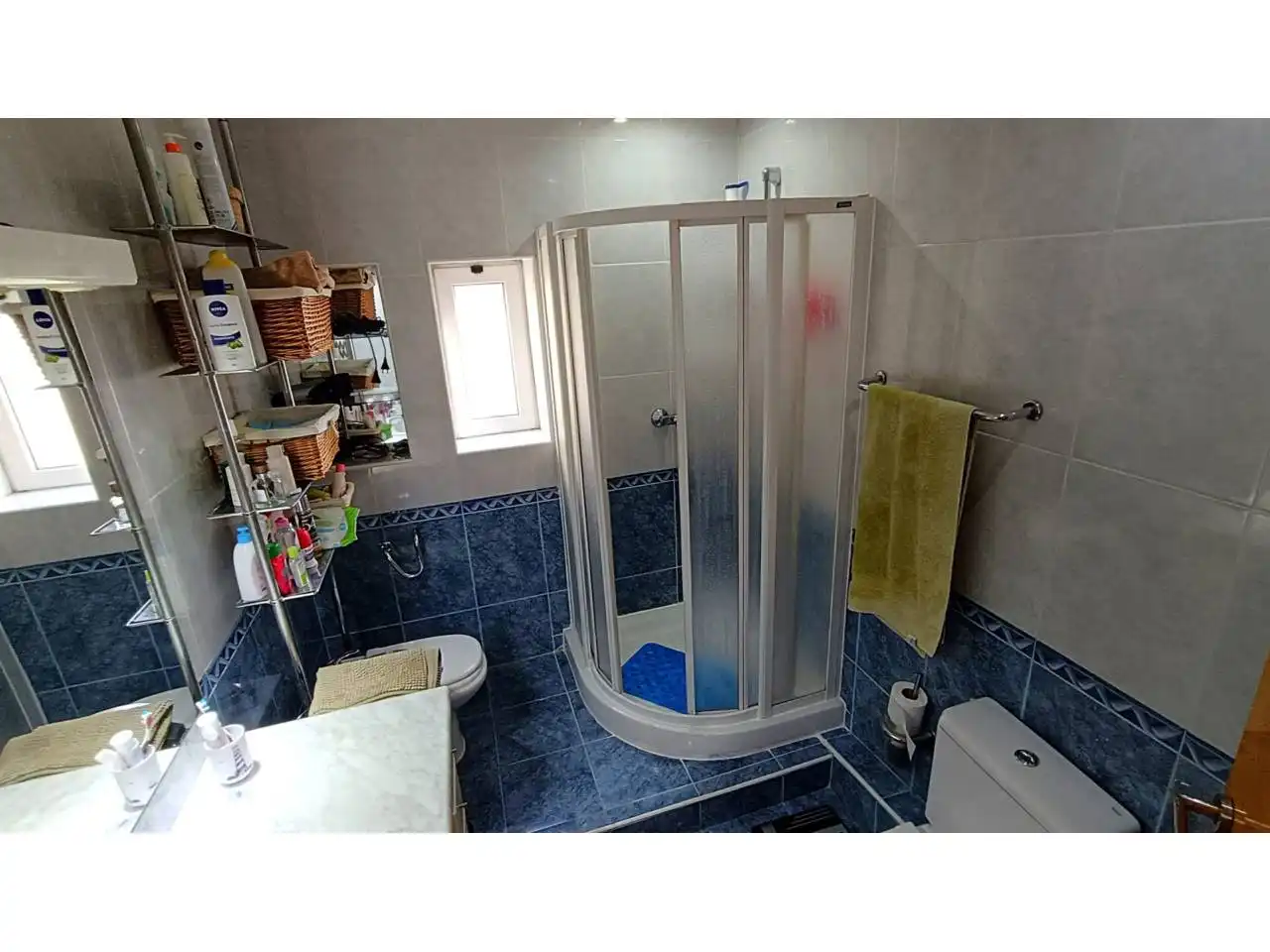Bany de Casa o xalet en venda en Lliçà d'Amunt amb Aire condicionat, Calefacció i Jardí privat
