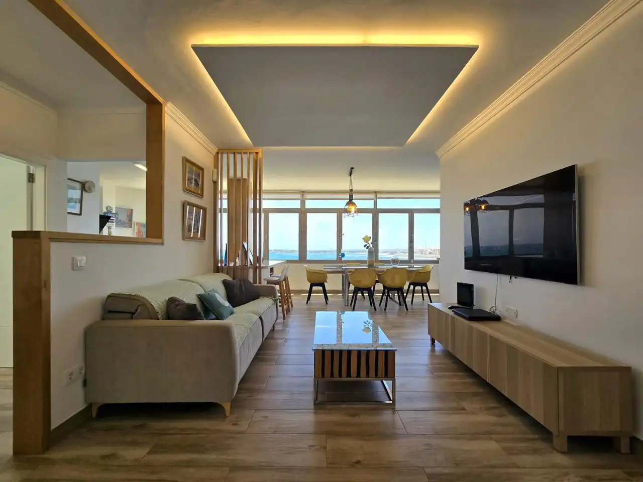 Sala d'estar de Pis de lloguer en Agüimes amb Aire condicionat, Terrassa i Moblat