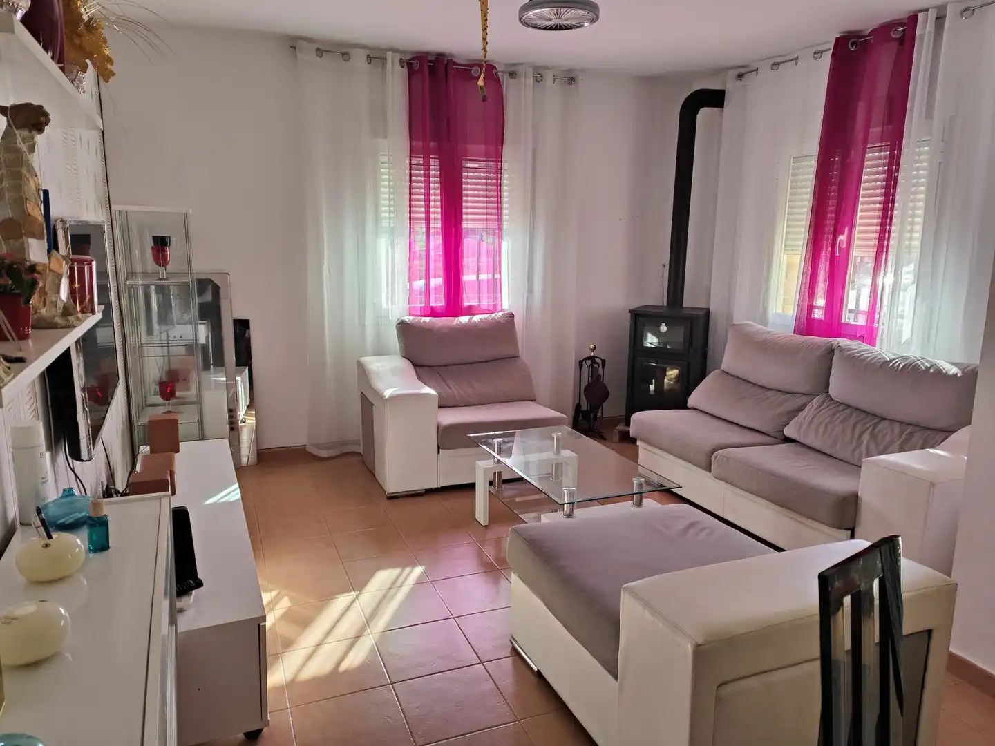 Sala de estar de Casa adosada en venta en Cabezamesada con Calefacción, Parquet y Piscina
