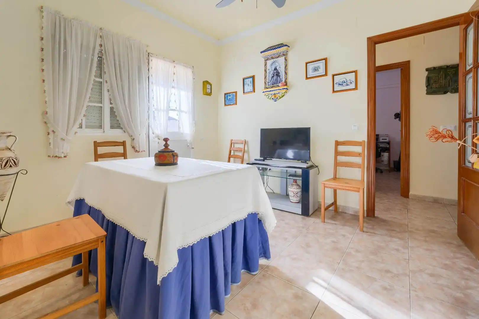 Comedor de Casa adosada en venta en La Palma del Condado con Aire acondicionado, Calefacción y Terraza