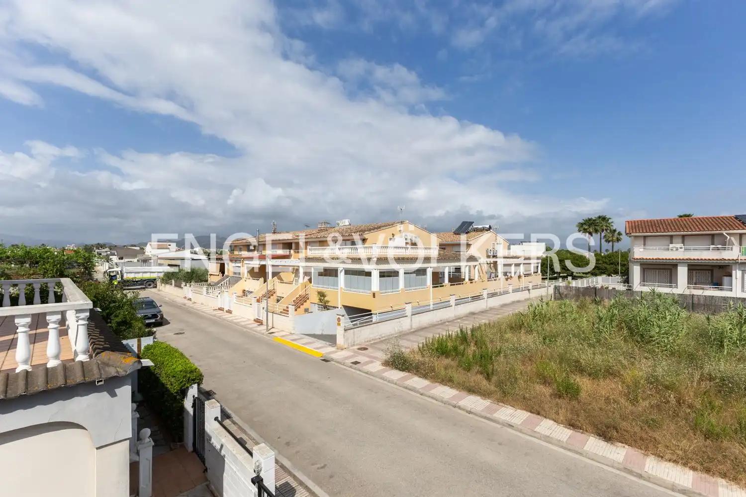 Vista exterior de Casa o xalet de lloguer en Daimús amb Aire condicionat, Calefacció i Terrassa