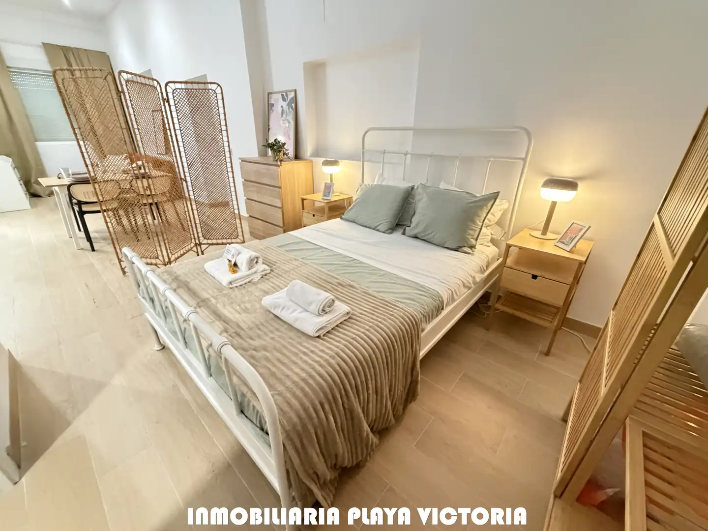 Habitación de Loft en venta en Cádiz con Aire acondicionado y Amueblado