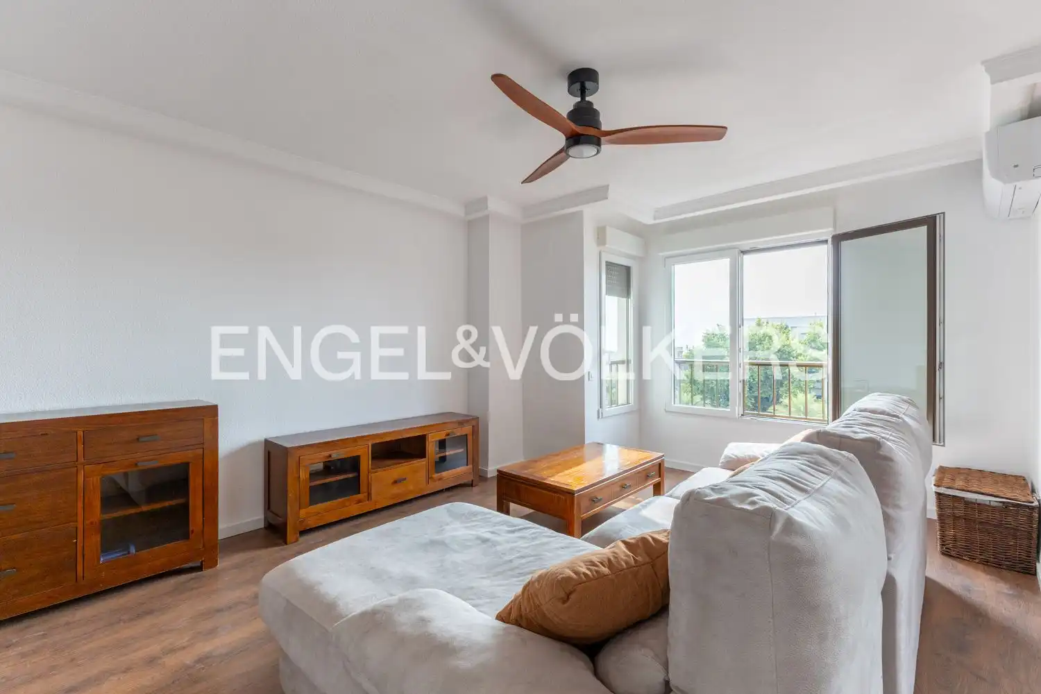 Wohnzimmer von Wohnung zur Miete in Valencia mit Klimaanlage, Heizung und Parkett