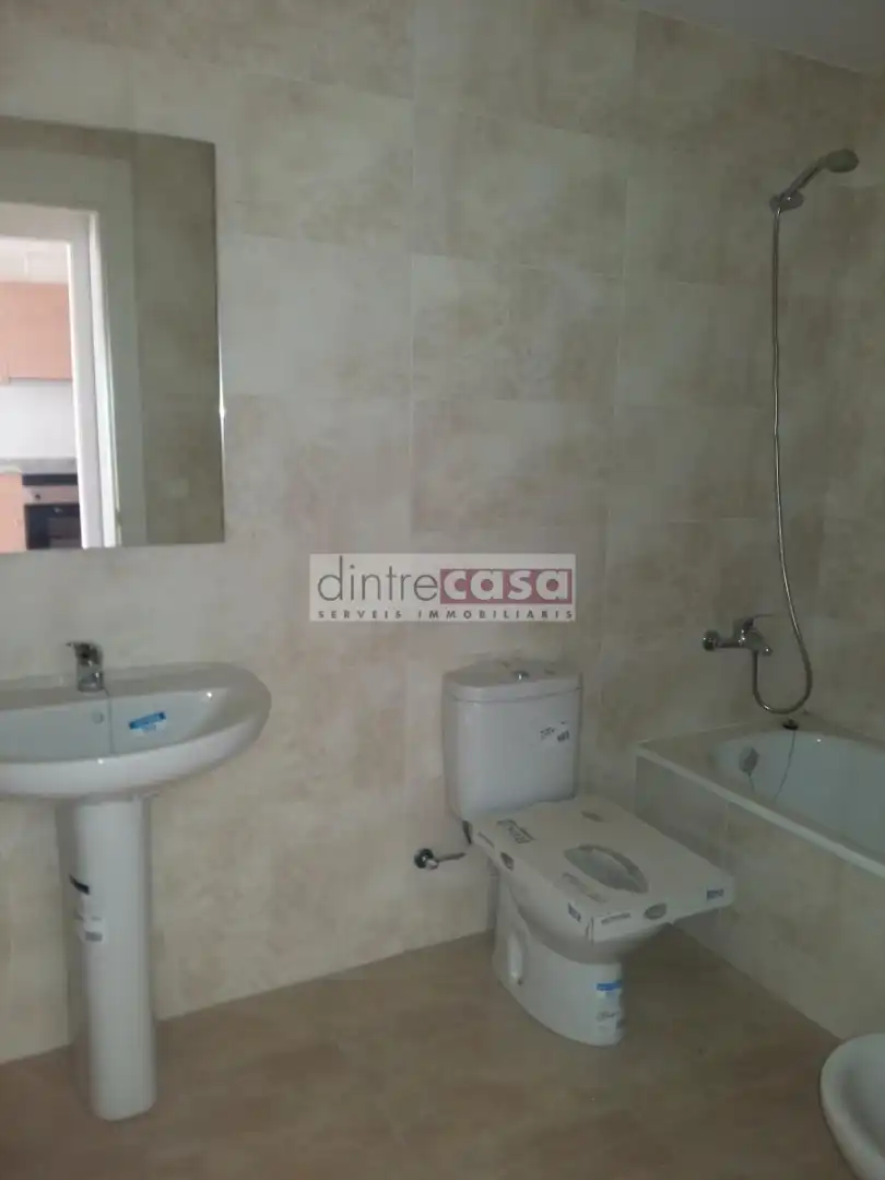 Badezimmer von Wohnungen zum Verkauf in Tordera mit Heizung, Ofen und Balkon