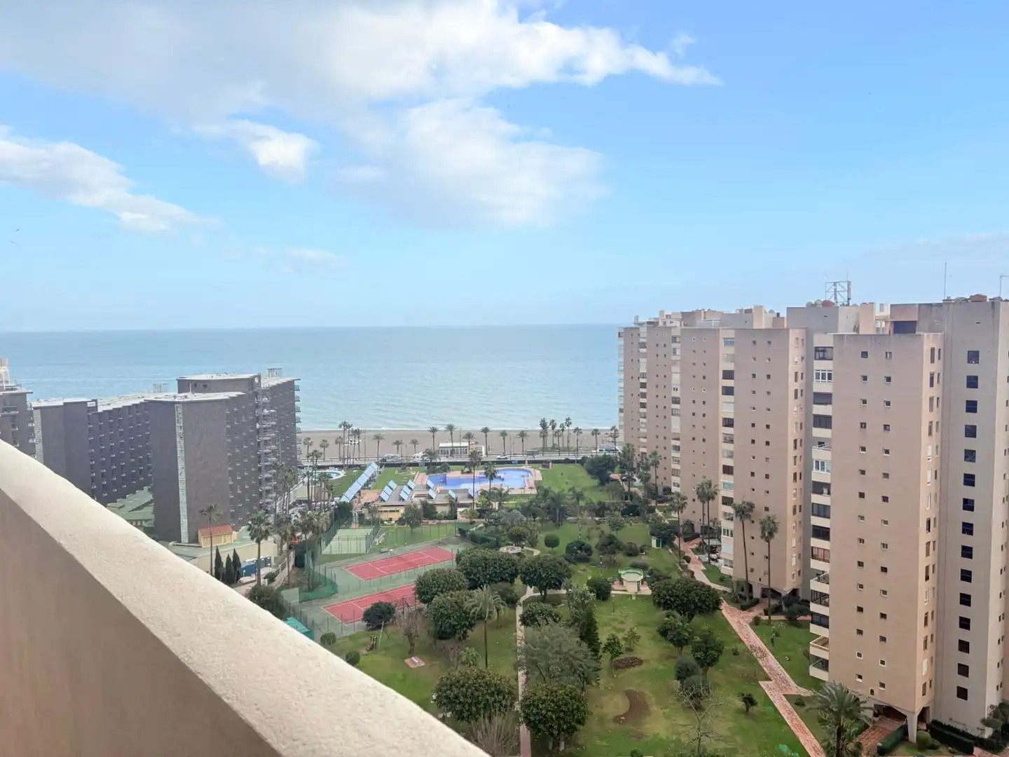 Habitación de Ático de alquiler en Torremolinos con Aire acondicionado, Calefacción y Jardín privado