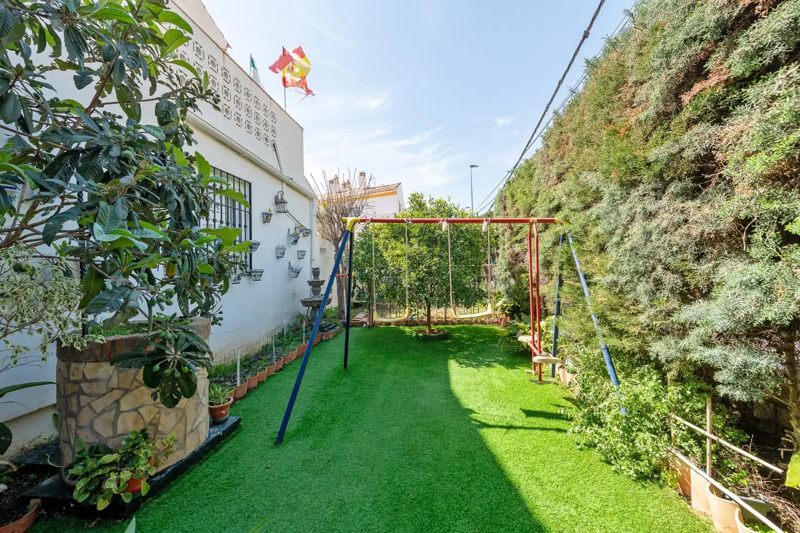 Jardín de Casa adosada en venta en Rincón de la Victoria con Trastero y Piscina comunitaria