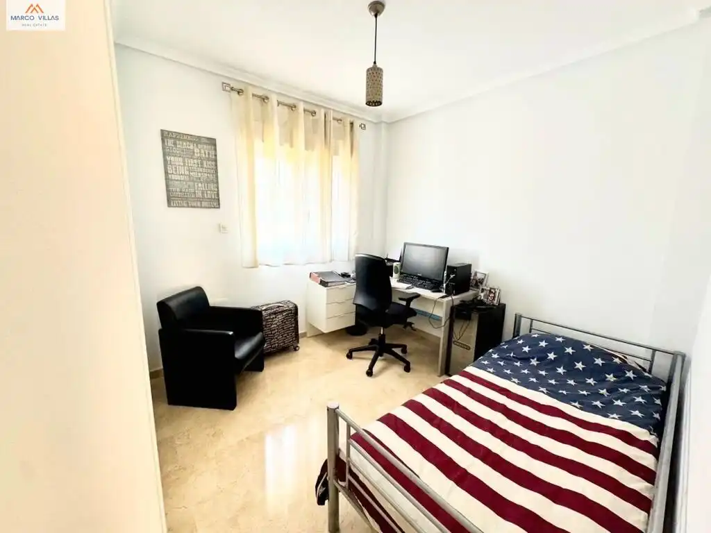 Dormitori de Casa o xalet en venda en San Fulgencio amb Aire condicionat, Jardí privat i Balcó