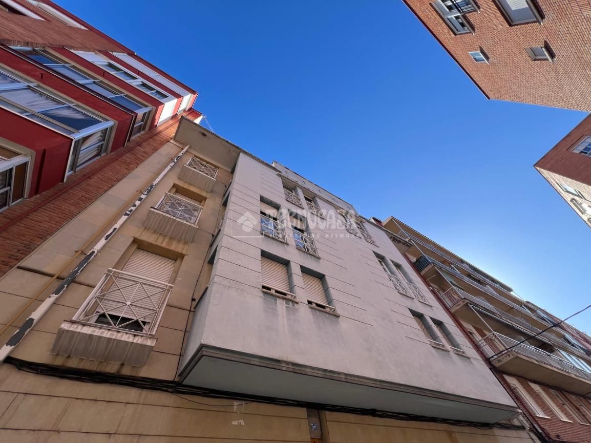 Exterior view of Flat for sale in Valladolid Capital  with Air Conditioner and Storage room
