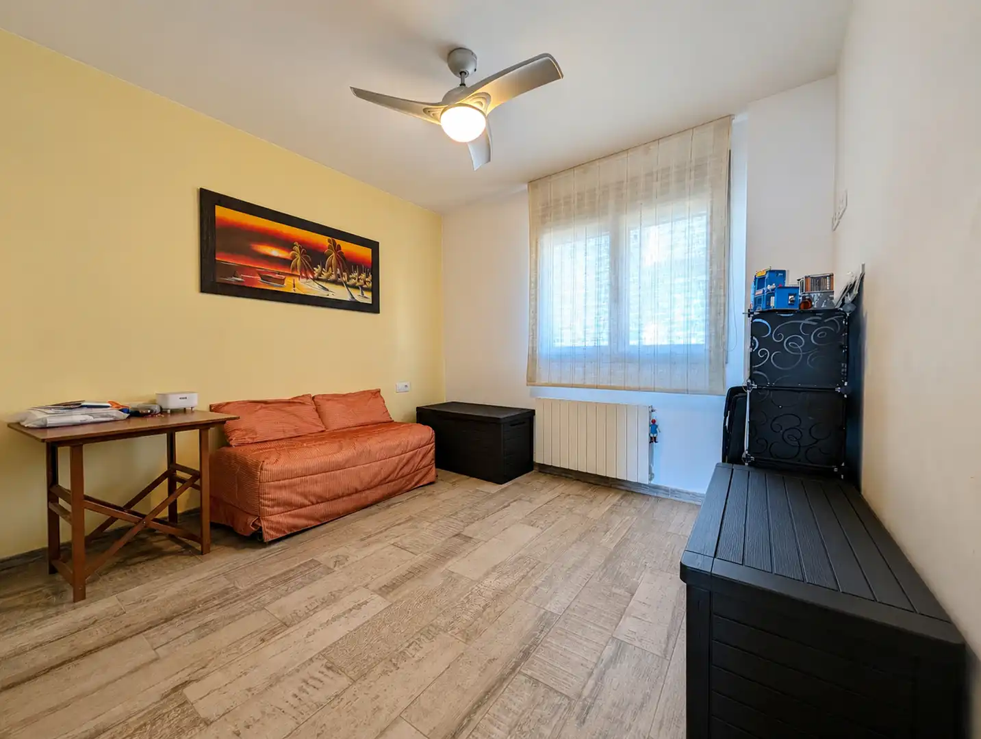 Sala de estar de Casa adosada en venta en Badalona con Parquet, Terraza y Trastero