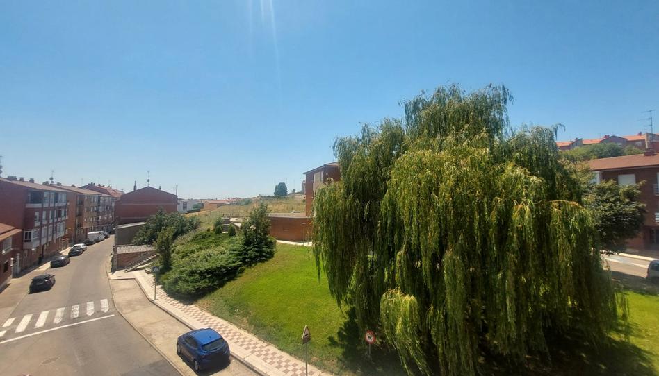 Foto 1 de Piso en venta en Calle la Sierra, Villaquilambre, León